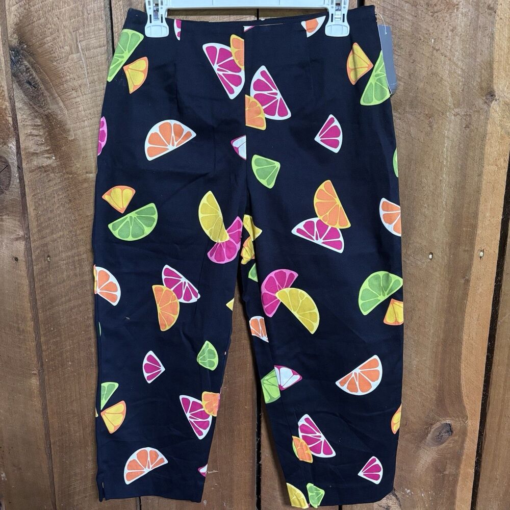 Briggs Women's Vintage 90's Petite Black Fruit Slice Print Cropped Pant-Size 10P